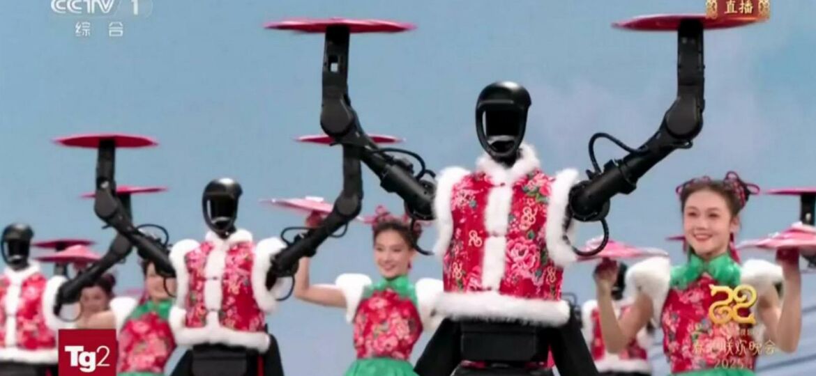 CAMILLAFATTICCIONI_FAREAST_ROBOT_01