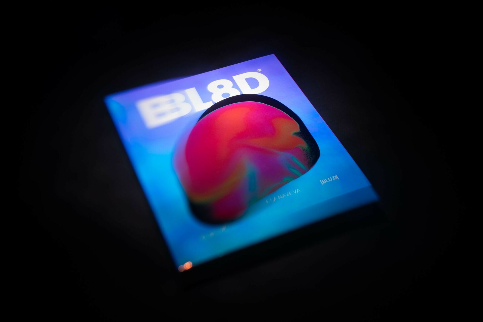 Riformulare crisi attraverso delizie tipografiche e motivi fantastici