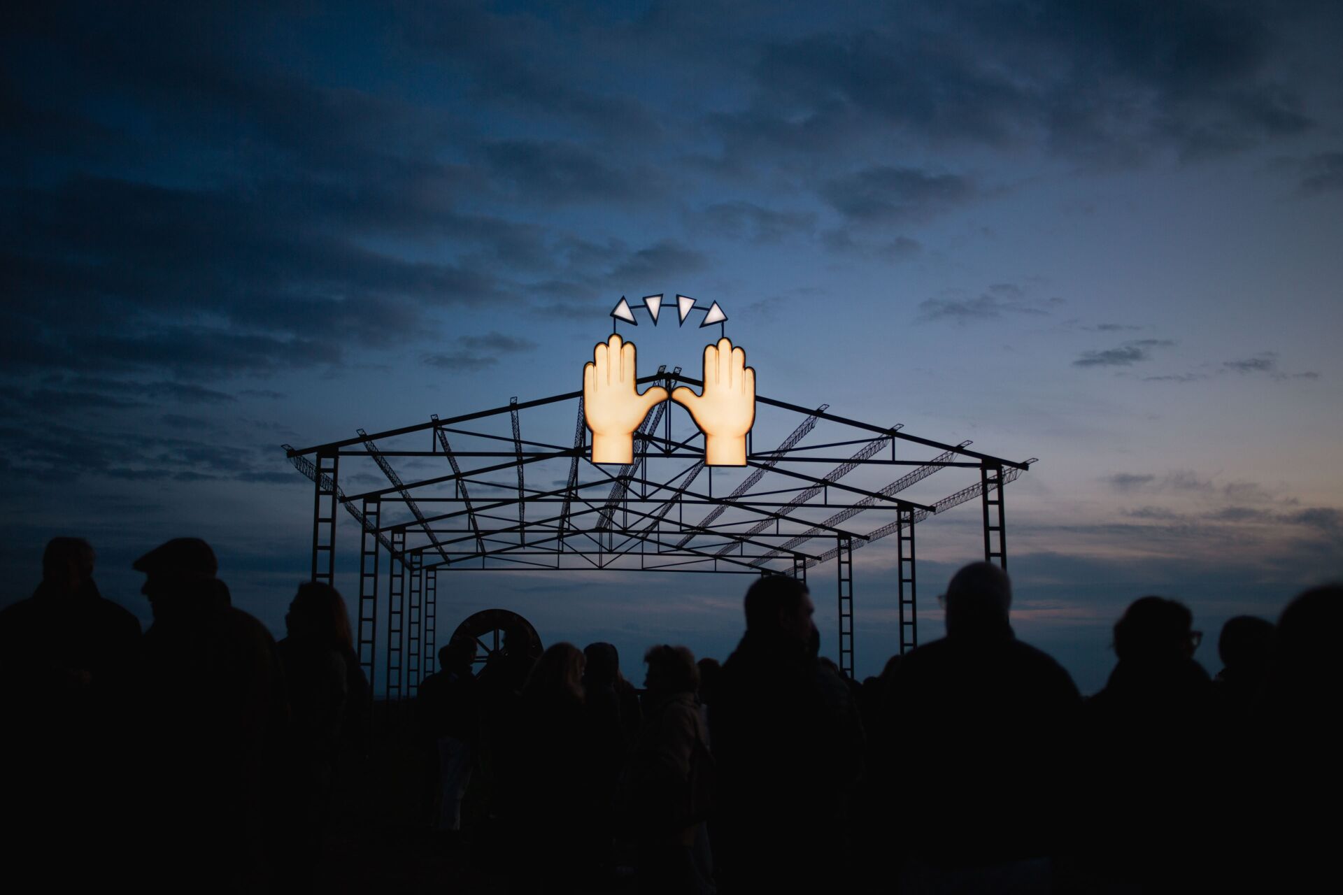 Art and Emoticons: the language of emotions