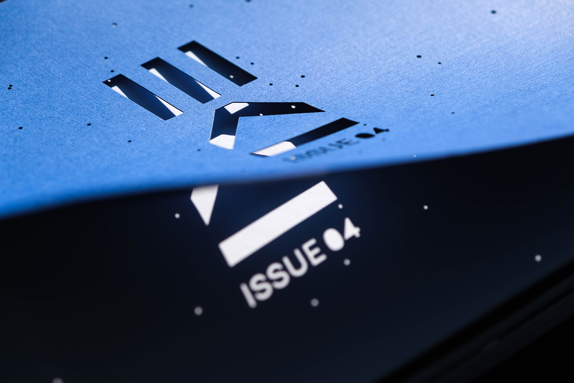 EKI: un universo di luce