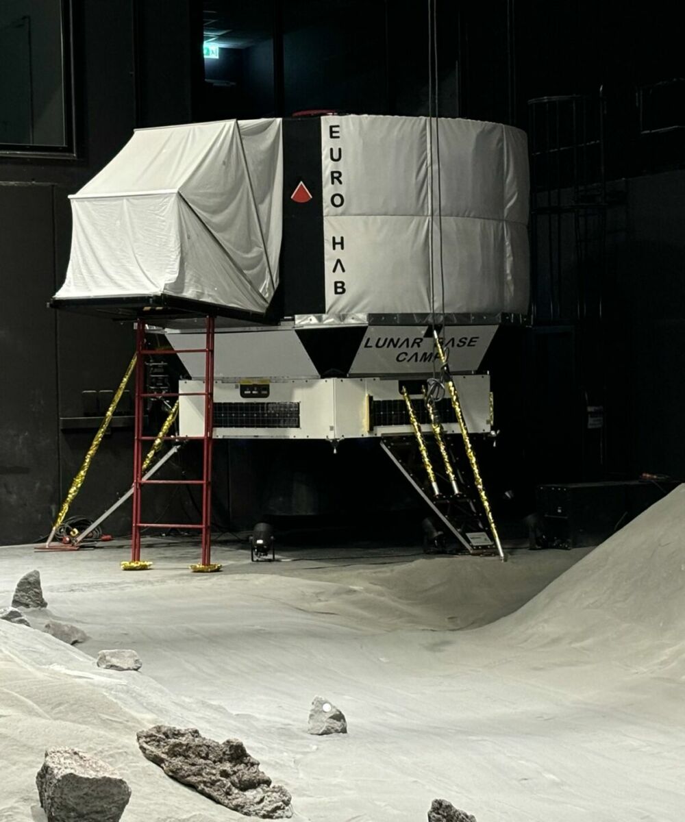 GNASSI_WEISS_THE BUNKER 00